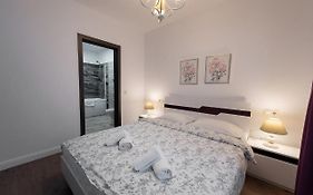 Tonitza Apartments